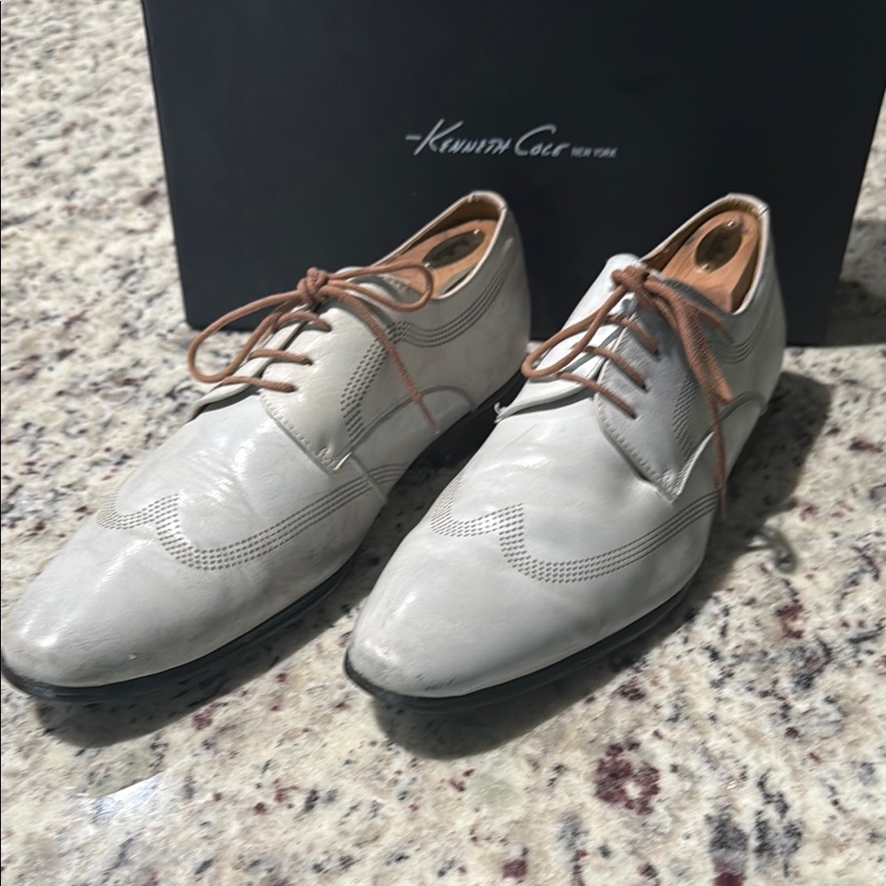 Kenneth Cole Gray/Off-White Retro Resort Style Shoes Classic Lace-Up